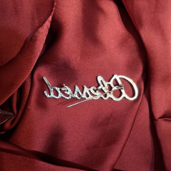 Blessed Rhinestone brooch New - Picture 5 of 5